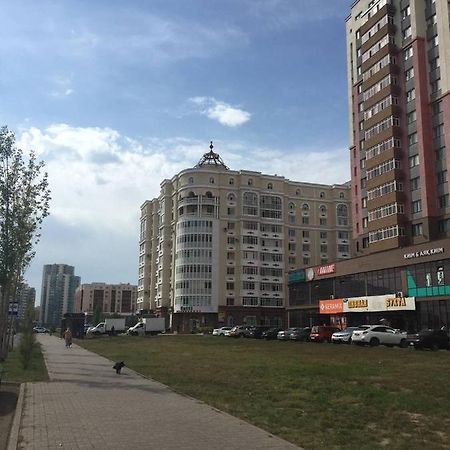 Уютная Квартира Комфорт Класса74 Asztana Kültér fotó